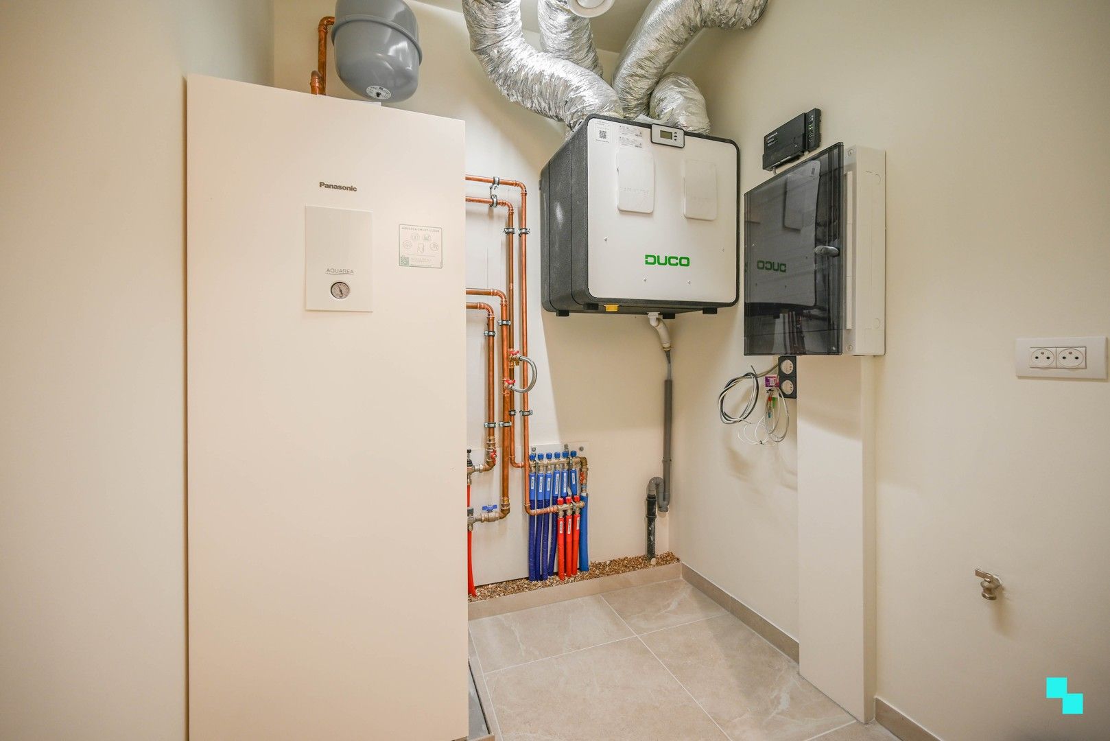 hoekappartement met aangenaam terras foto 22