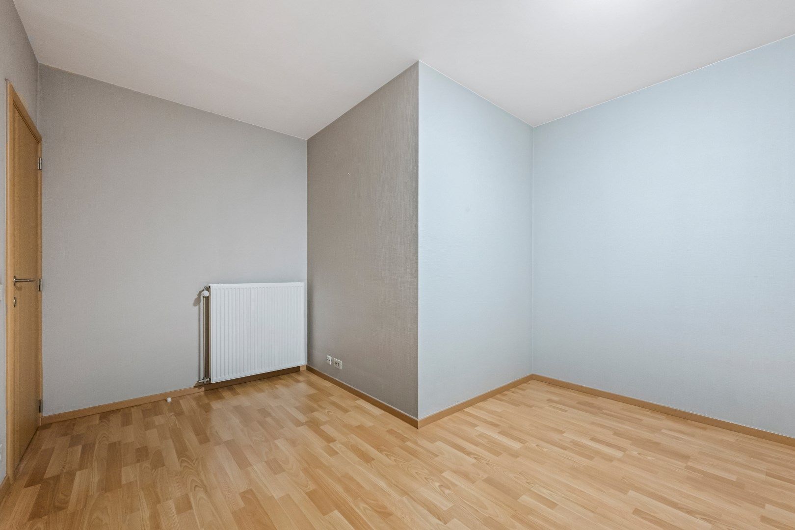 Ruim gelijkvloers appartement met groot terras en garage foto 9