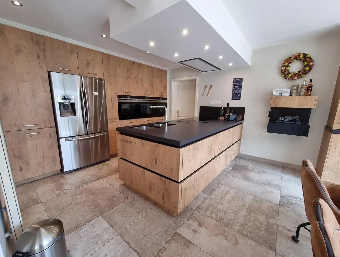 Spaanse villa, zeer rustig gelegen en gekaderd in een mooi verzorgde tuin voorzien van zwembad foto 6