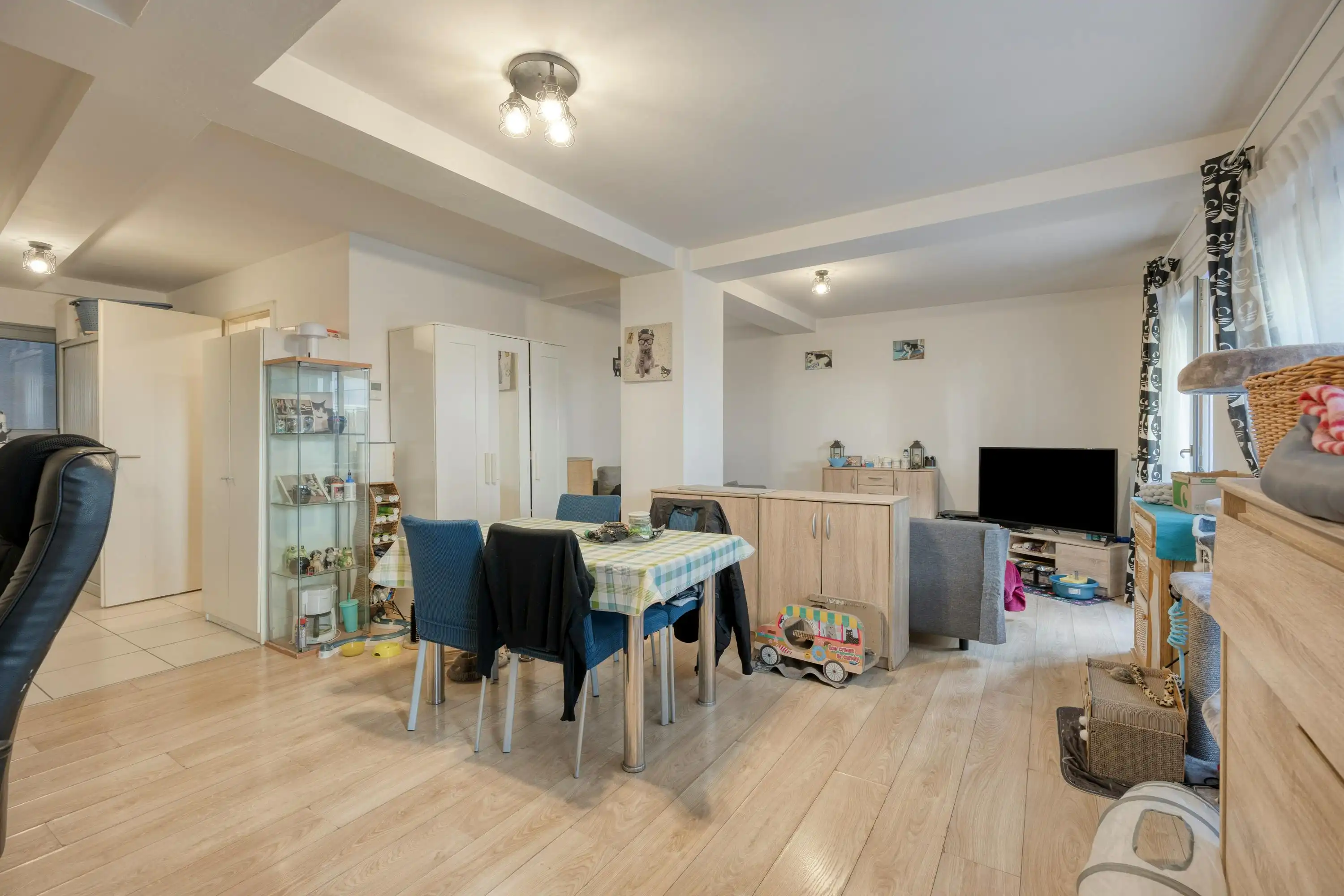 Grote studio te koop met aparte slaapruimte in het centrum  foto 3