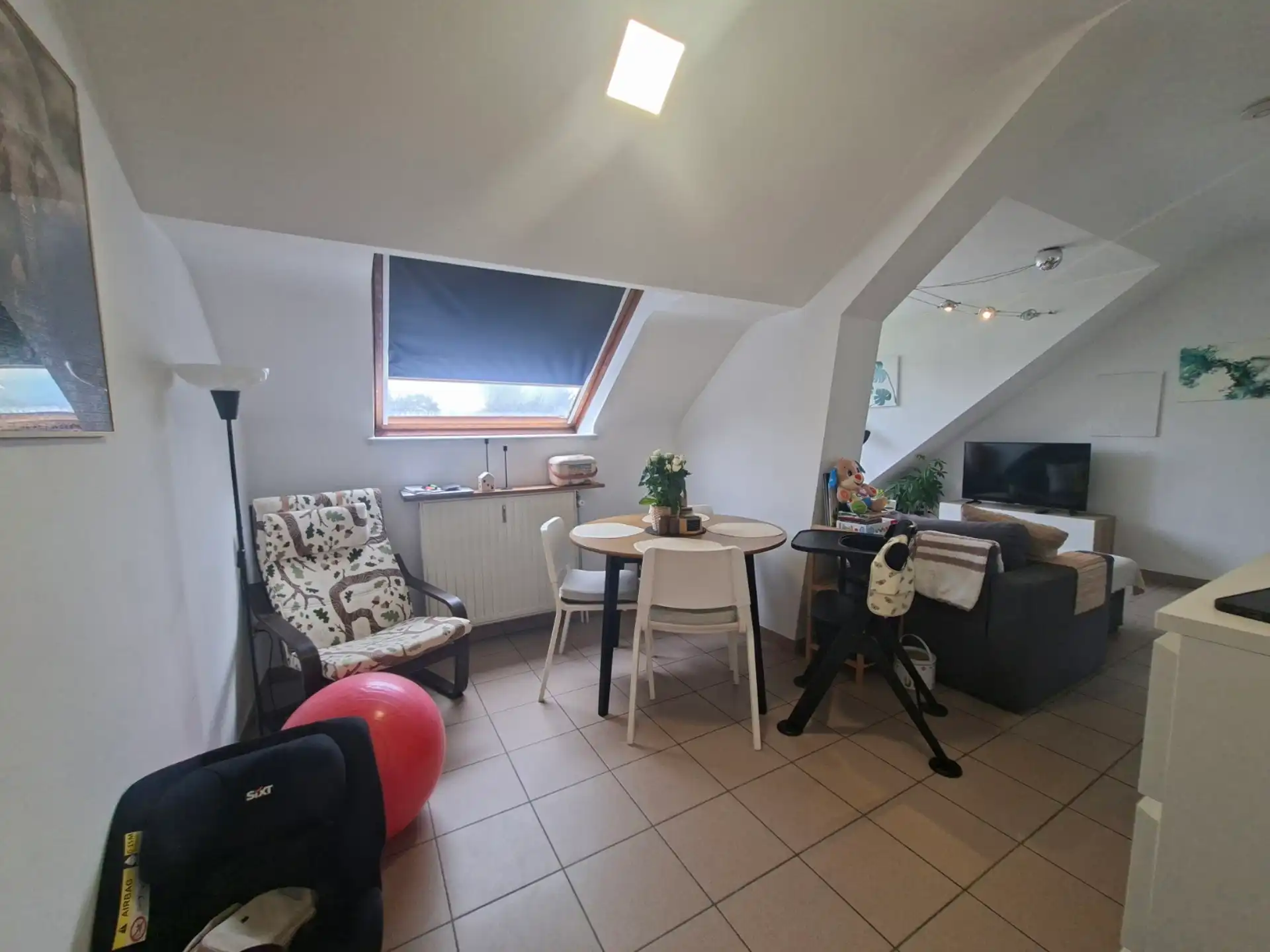 Instapklaar appartement met 2 slaapkamers, berging & parking foto 4