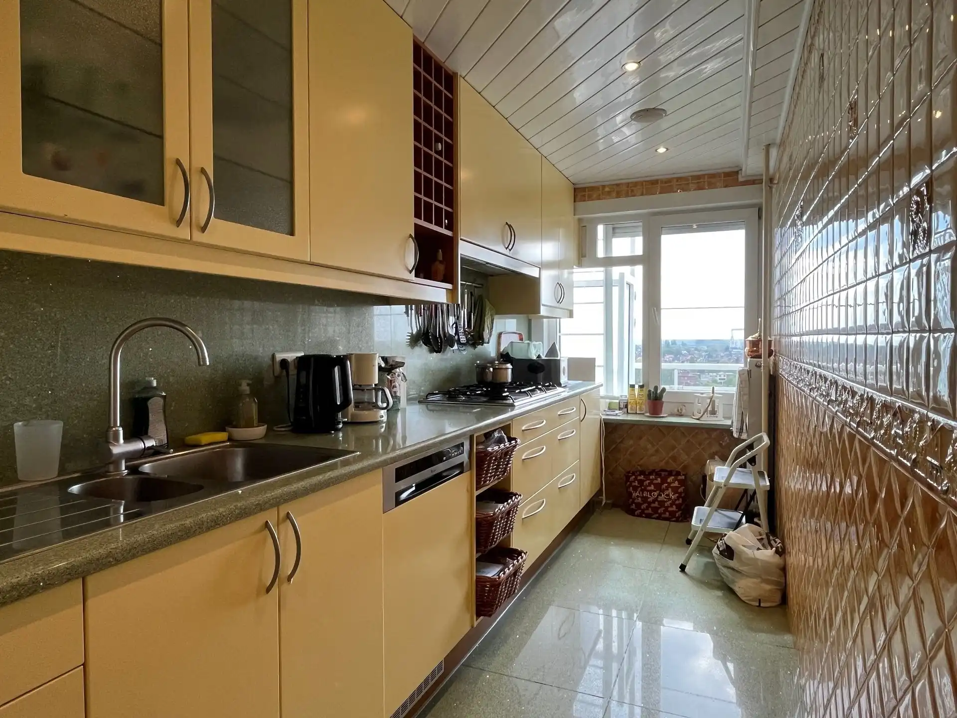 2 slaapkamer appartment met 2 terrassen  foto 3