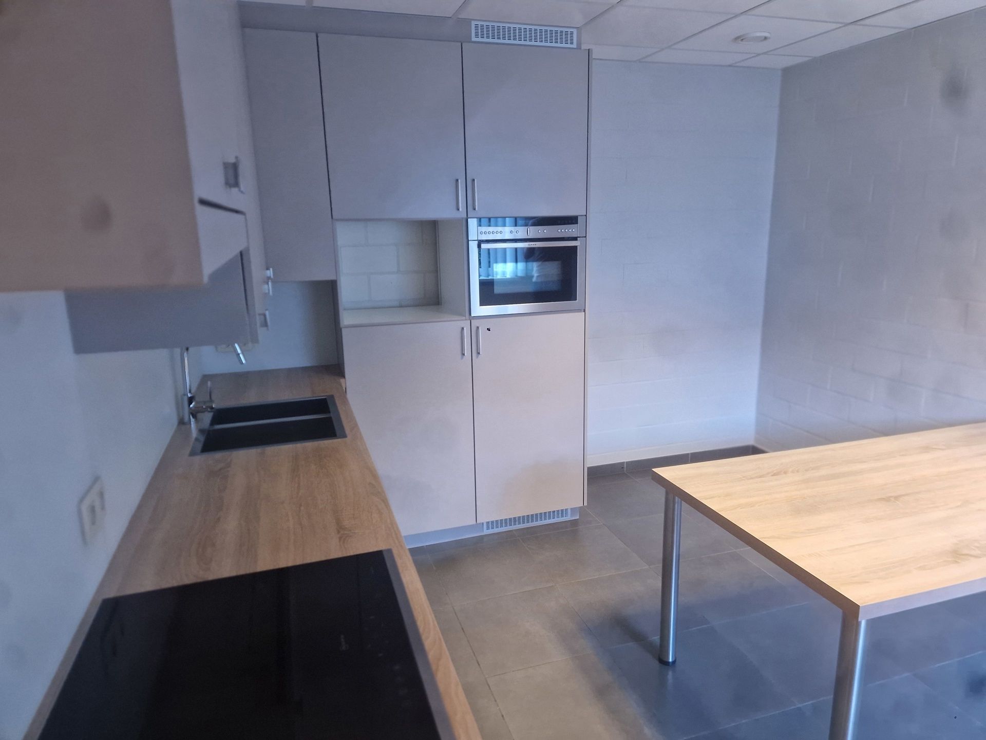 Magazijn met mezzanine te huur langs de Hinnenboomstraat 1c te Hoogstraten.  foto 8