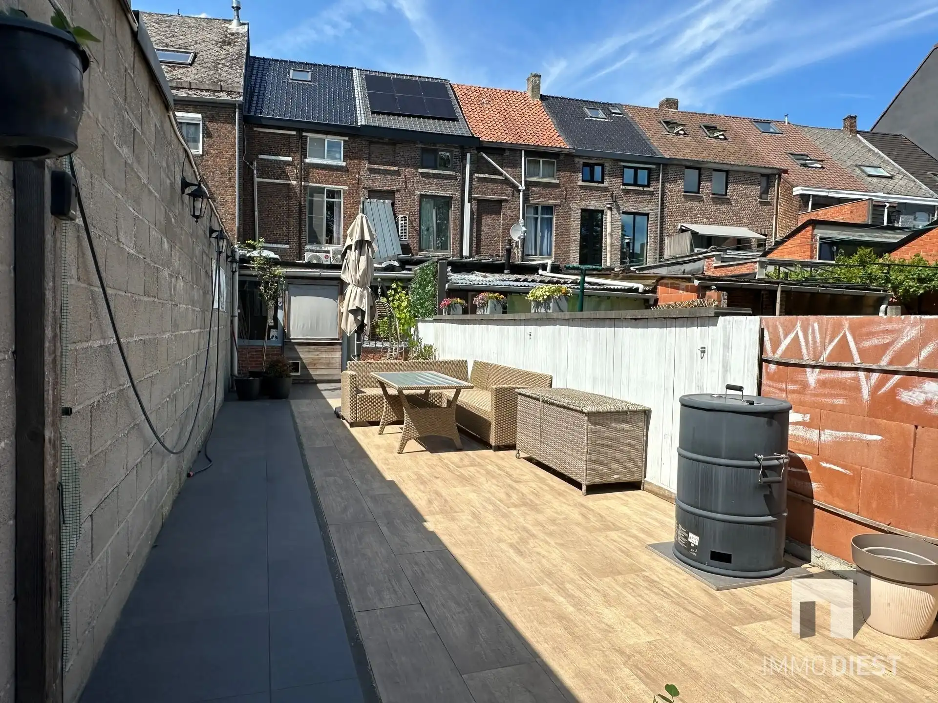 Energiezuinige woning met 3 slaapkamers, extra ingerichte leefruimte, zonnige stadstuin en garage in het centrum van Diest. foto 21