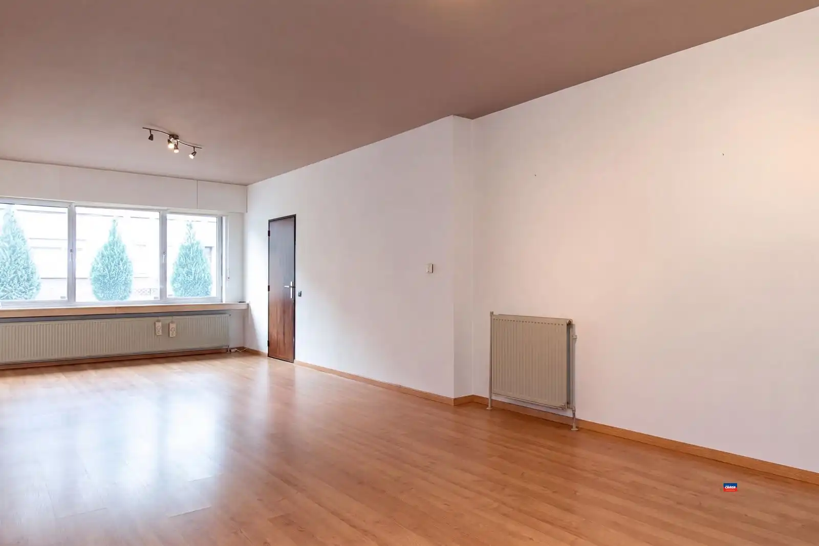 Gelijkvloersappartement met 2 spks, tuin en garage foto 2
