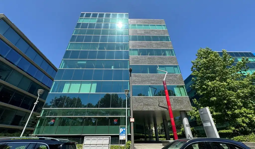 Kantoorruimte te huur in  "Rubens Building" te Berchem foto 2