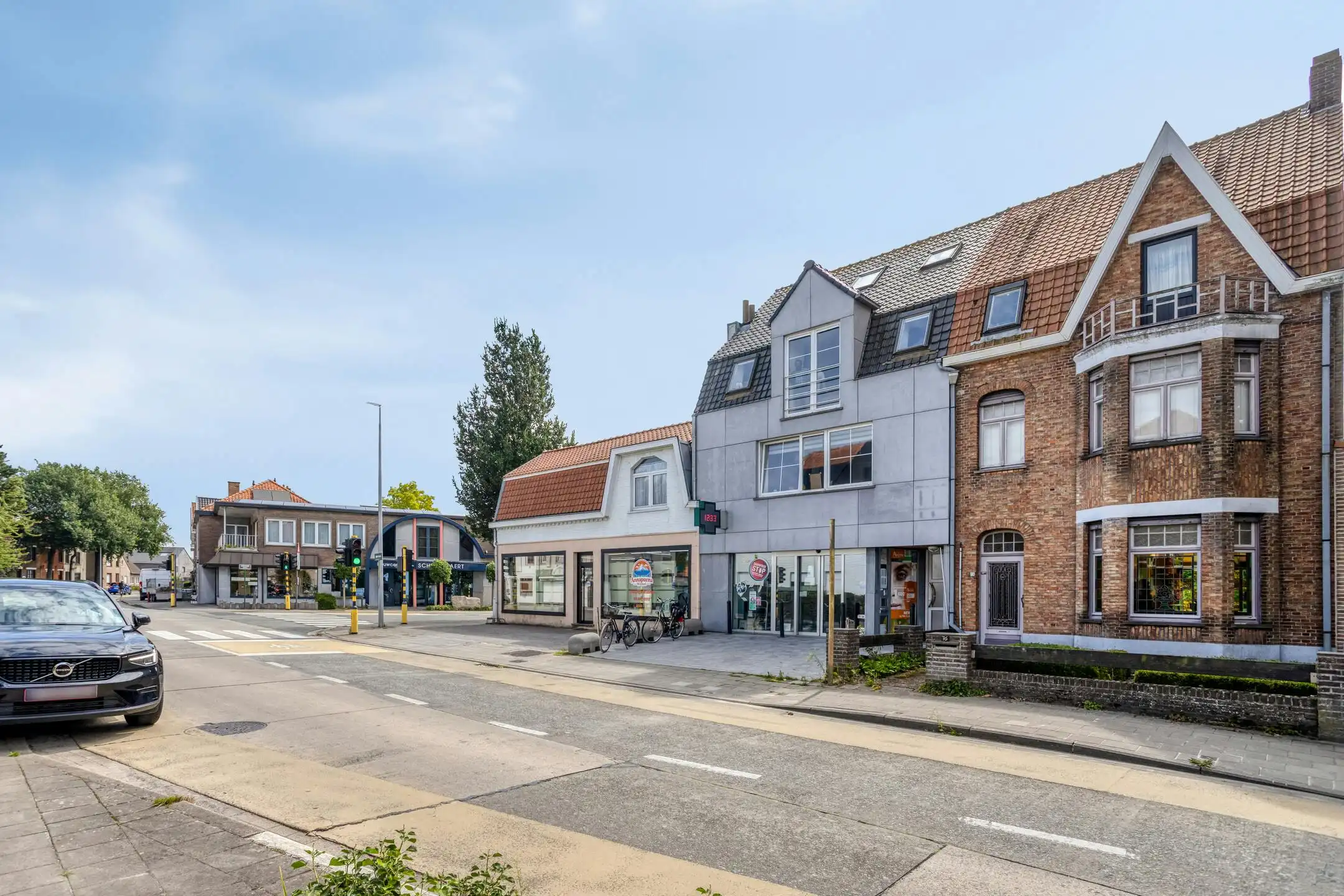 Opbrengsteigendom in centrum Assebroek  foto {{pictureIndex}}