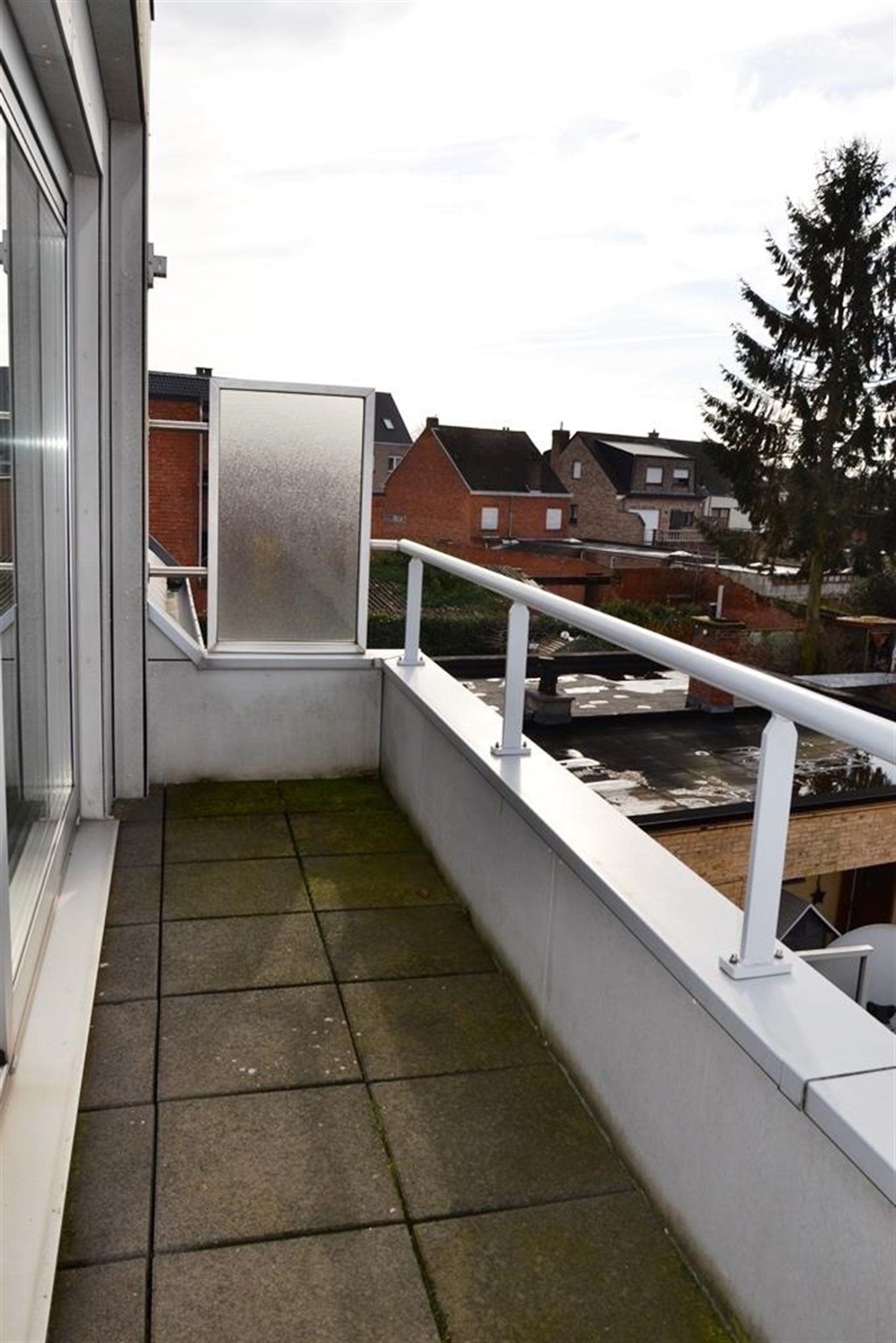 Instapklaar mooi ruim energiezuinig appartement met zuidgericht terras en garage. foto 11