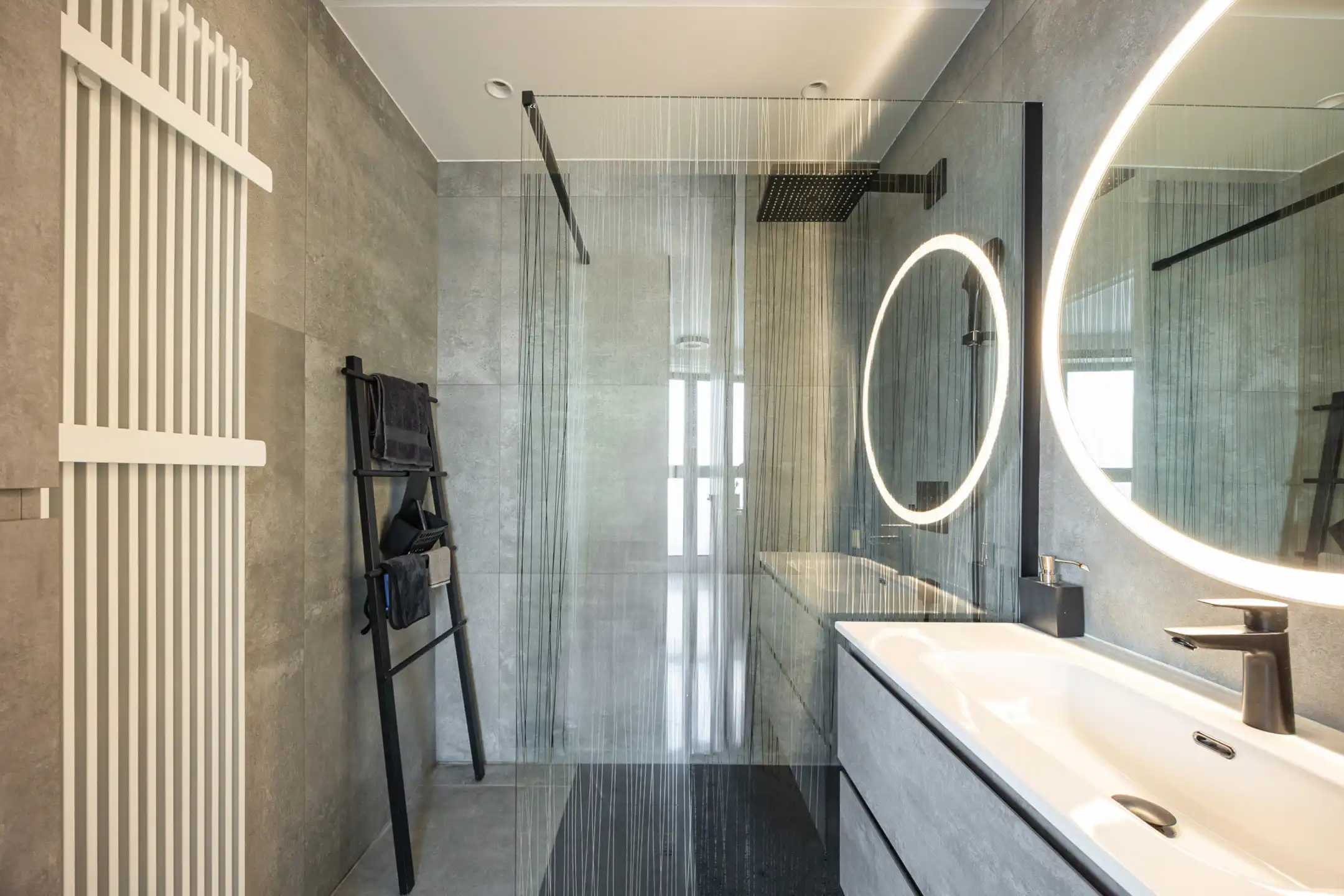 Uniek luxe appartement te residentie London Tower foto 14