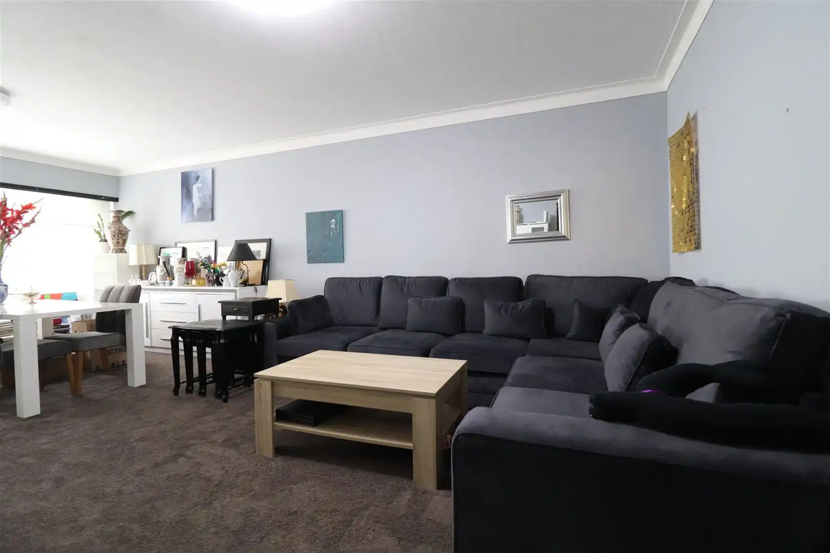 Ruim 3-slaapkamerappartement met terras foto 2