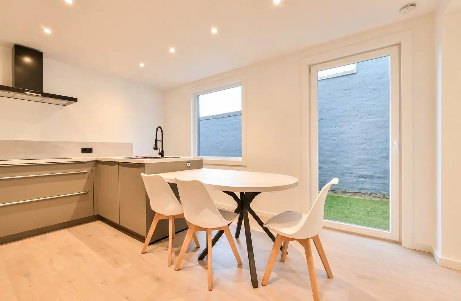 Gerenoveerde woning met 4 slaapkamers te Blankenberge foto 8