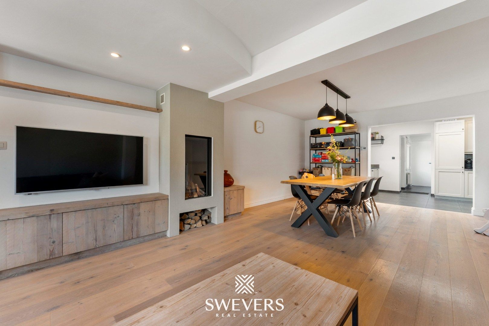 Volledig gerenoveerde en instapklare woning op toplocatie in Helchteren foto 6
