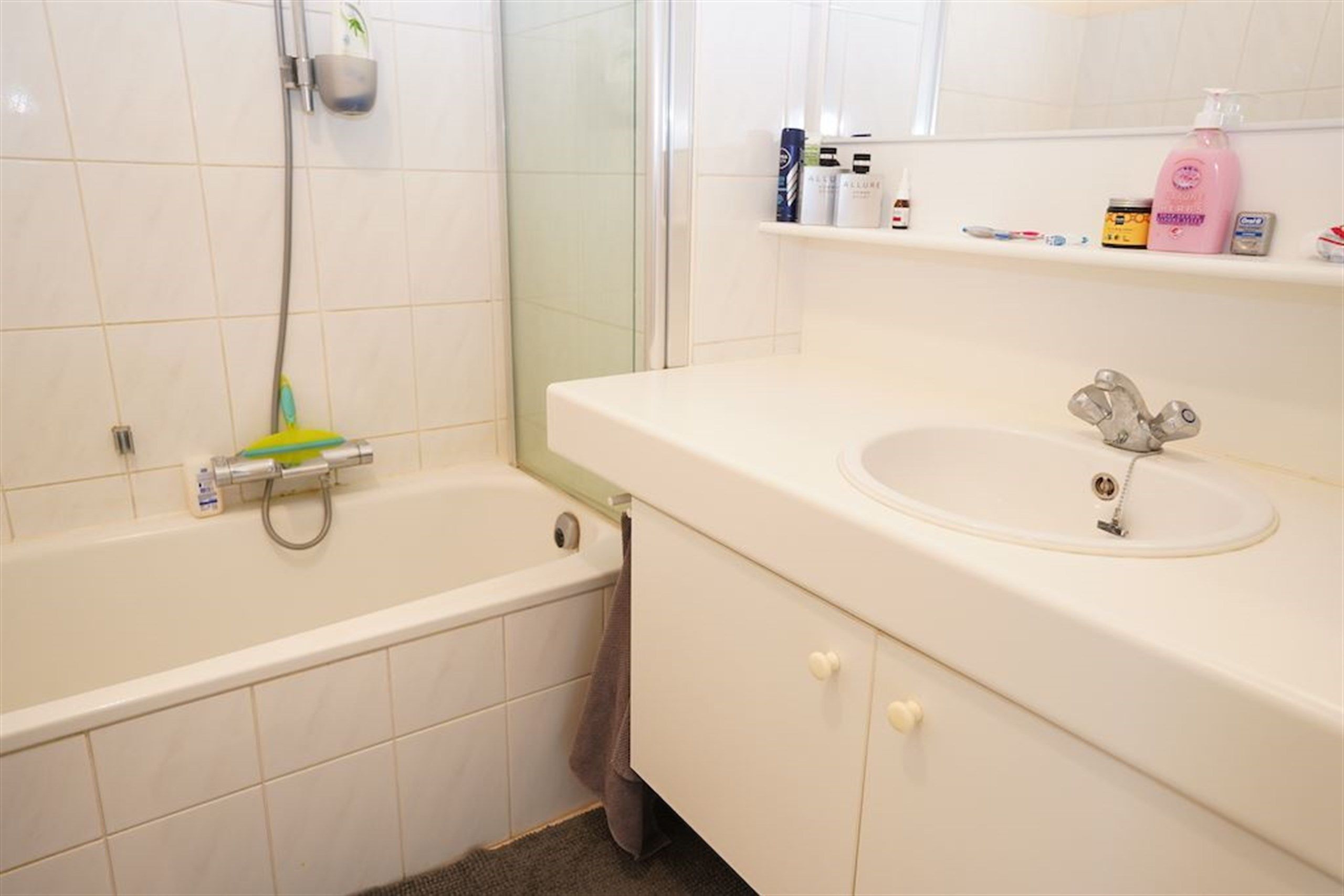 Zalig wonen onder de zon: dakappartement met autostaanplaats foto 10