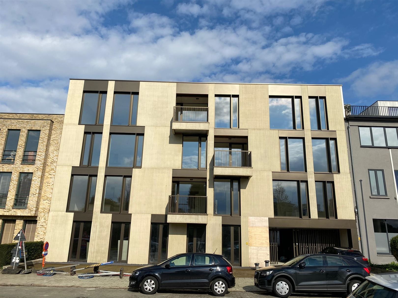 Prachtig nieuwbouwappartement met één slaapkamer, terras en parking! foto 7