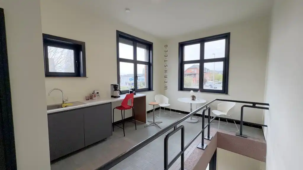 Volledig gerenoveerde kantoren in kleinschalig business center in Gent foto 16
