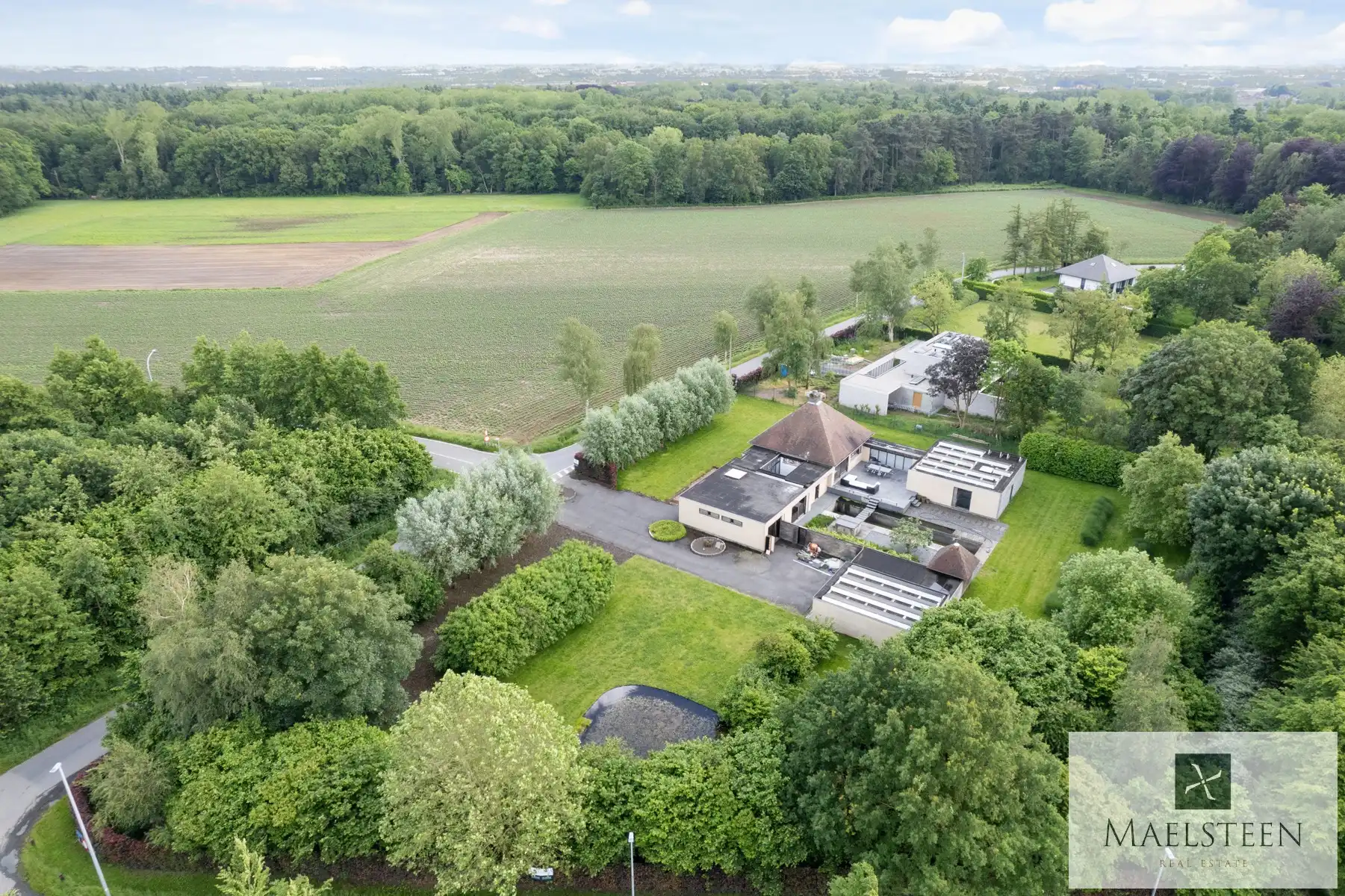 Hoofdfoto van de publicatie: Architectenwoning op 5.231 m² te Torhout (Groenhove)