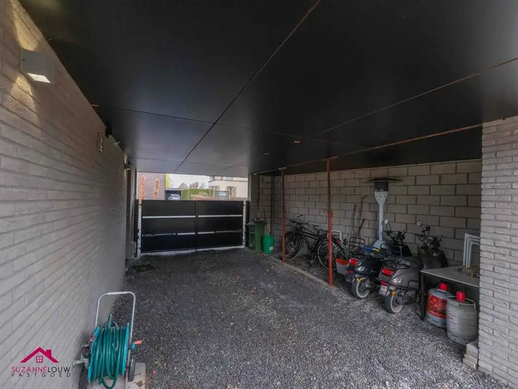 Vrijstaande woning in hedendaagse stijl foto 5