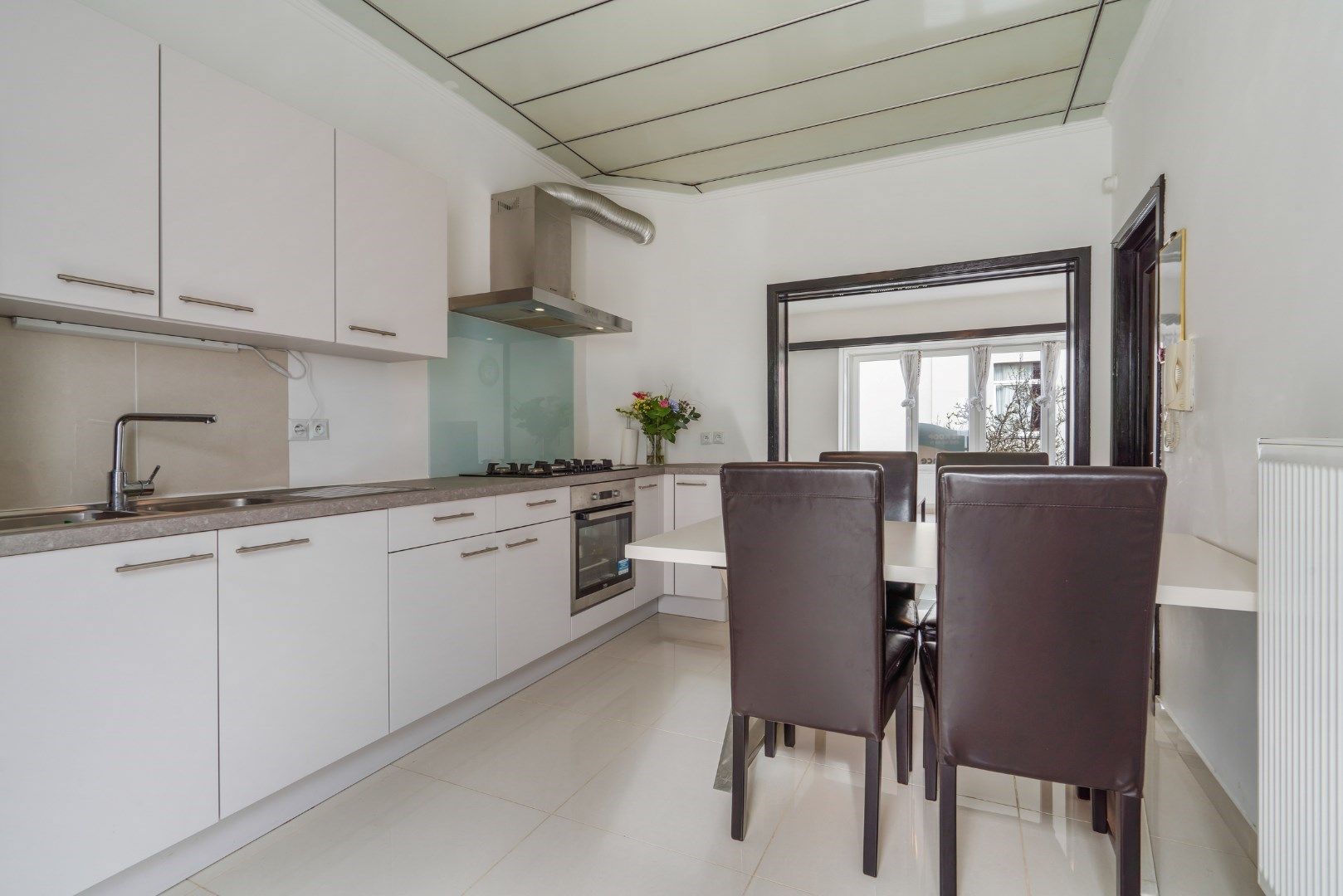 Verzorgde rijwoning gunstig gelegen te Oostende - Westerkwartier! foto 5