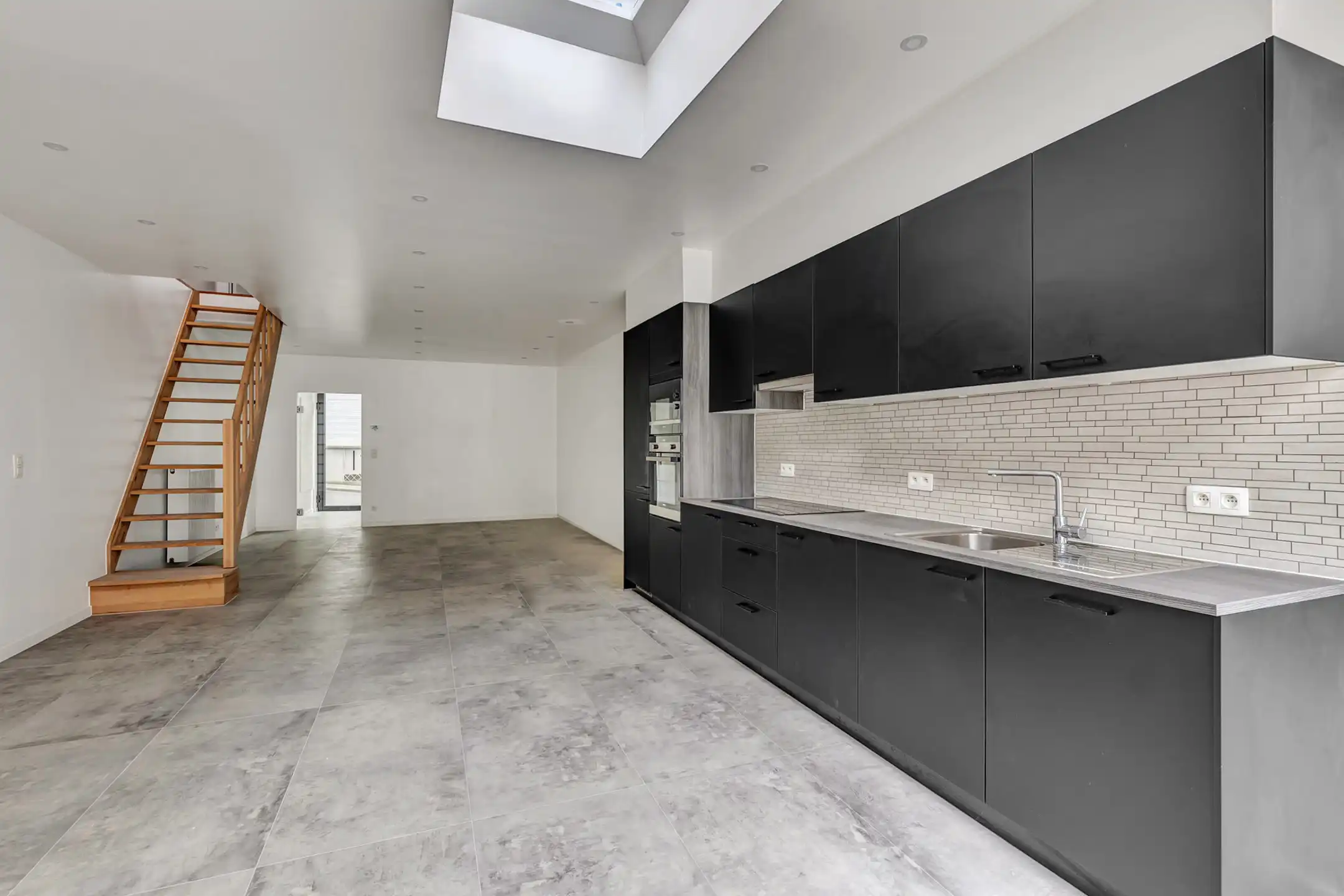 Instapklare stadswoning 200m2 bewoond met 5 slaapkamers  foto 7