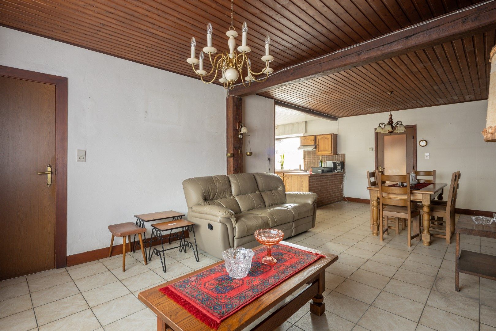 Deze te renoveren woning, op een mooi perceel van 8a30 wordt verkocht! foto 15