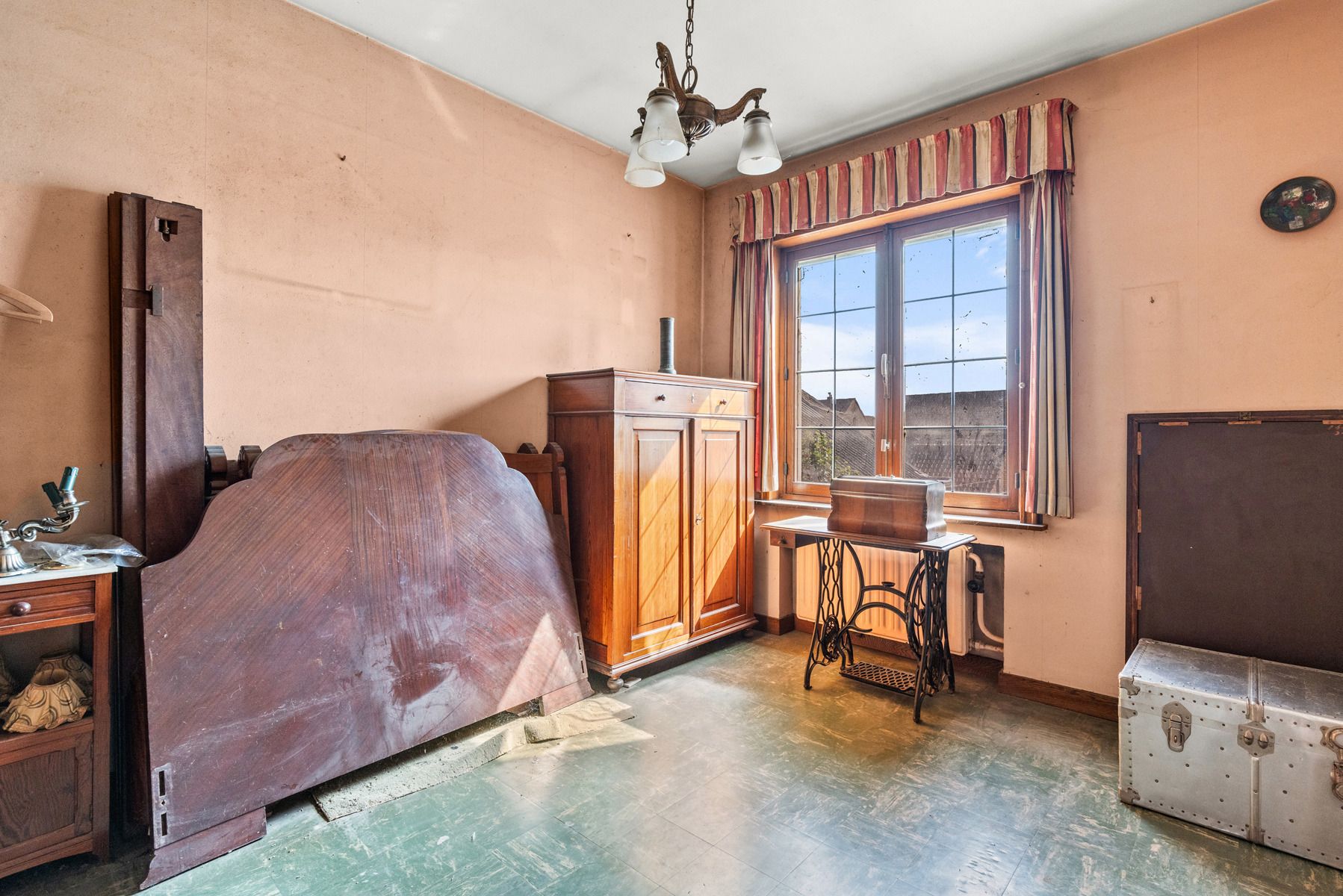 Zeer ruime te renoveren burgerwoning in Brugge! foto 12