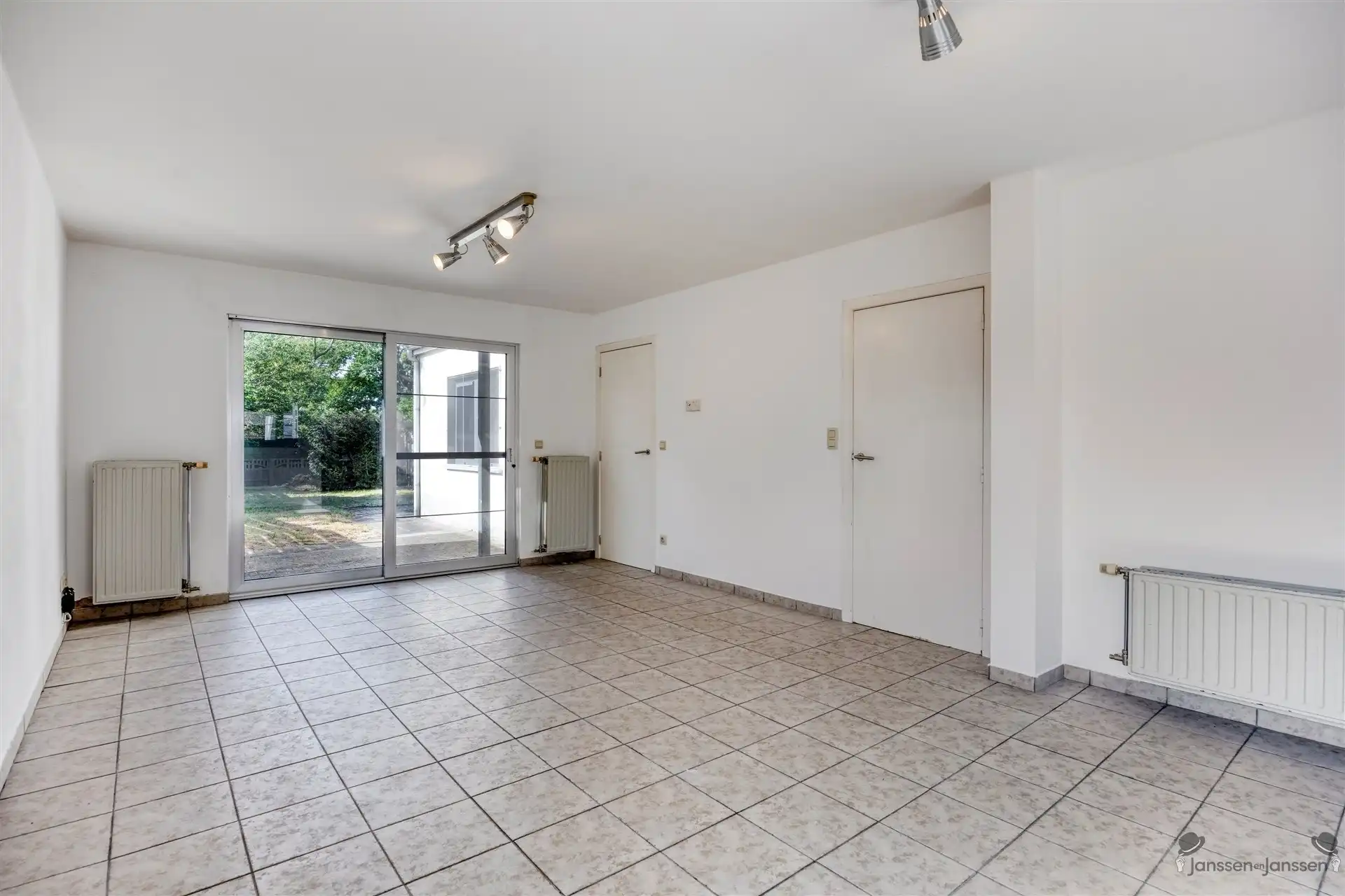 Rustig gelegen gelijkvloers appartement te Leopoldsburg foto 7