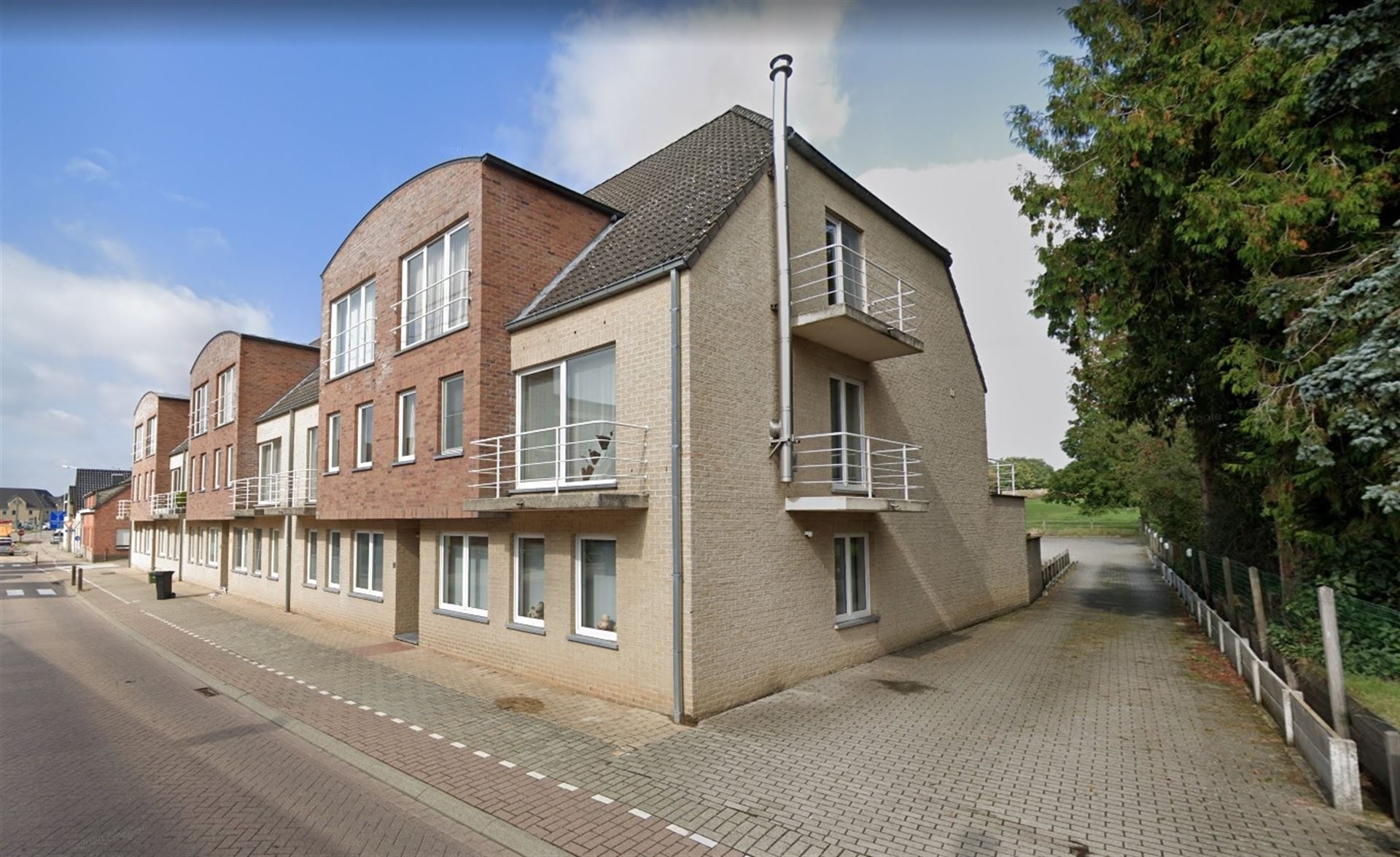 Prachtig duplex appartement met 3 slaapkamers en ruim terras foto {{pictureIndex}}