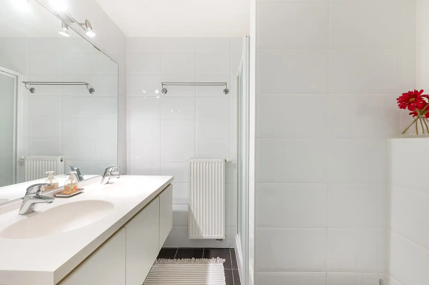 Instapklaar appartement met twee slaapkamers vlak bij zee en het Rubensplein. foto 19