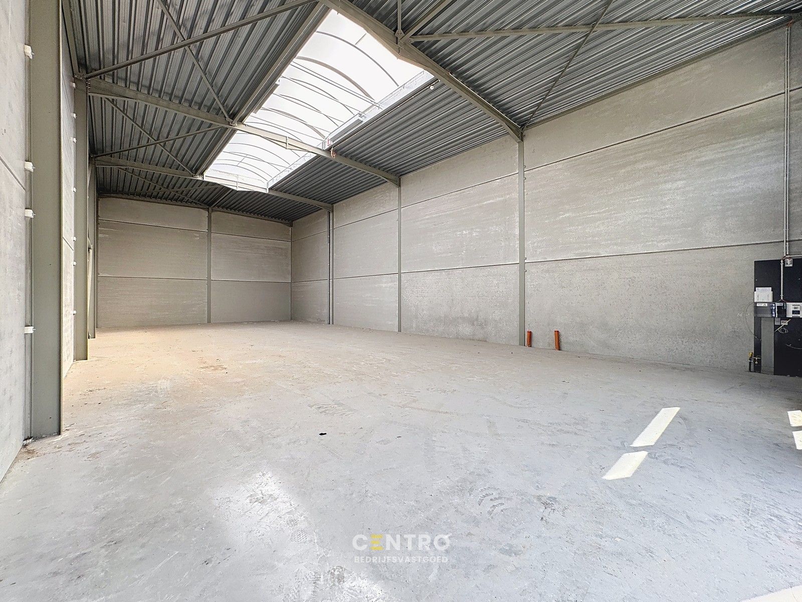 Nieuwbouw KMO-unit (267m2) nabij N9 te Eeklo! foto 8