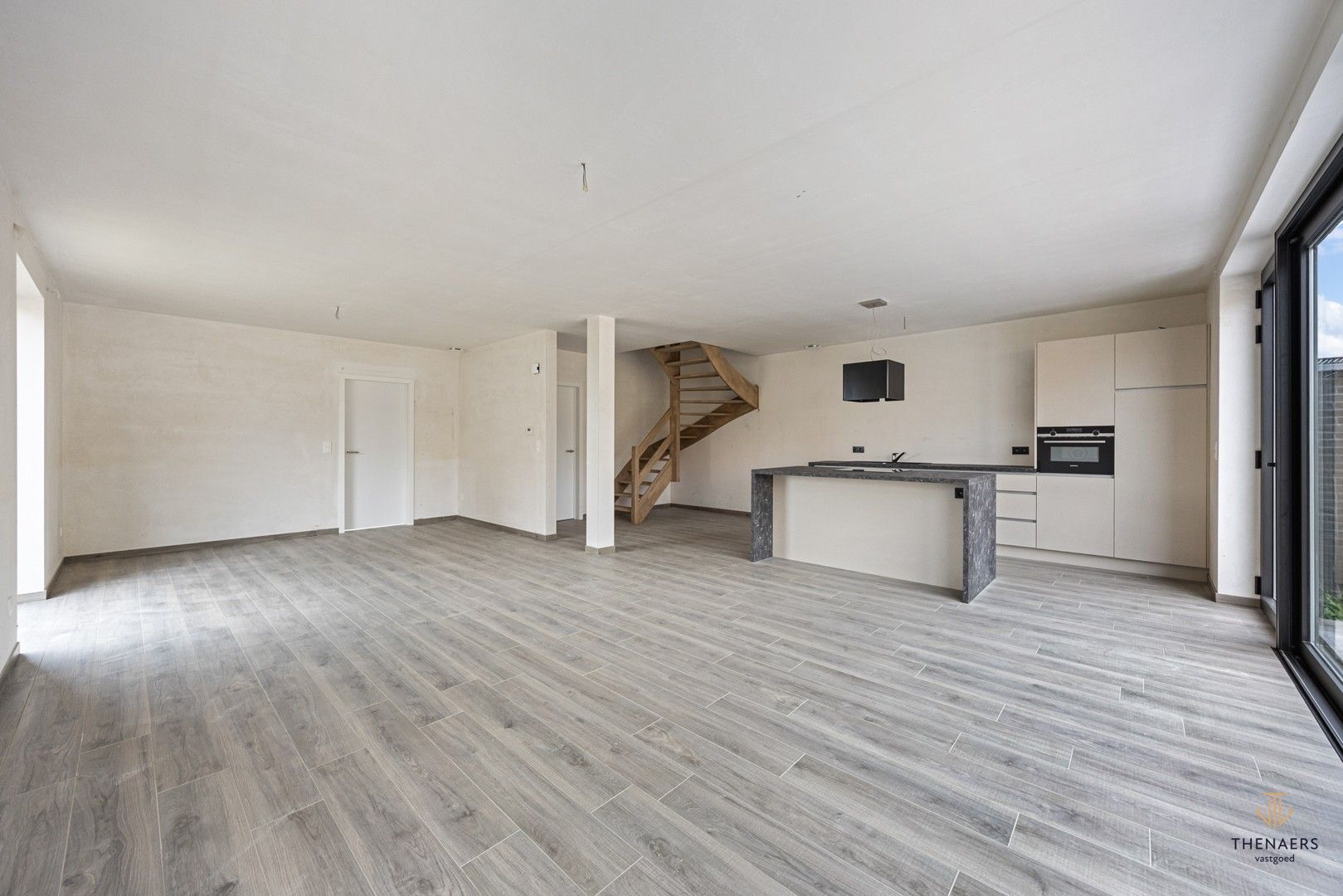 Ruime nieuwbouwwoning met 3 slaapkamers. foto 3