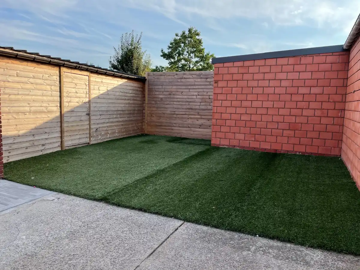 Twee slaapkamer gezinswoning (type halfopen) met ruim terras foto 7