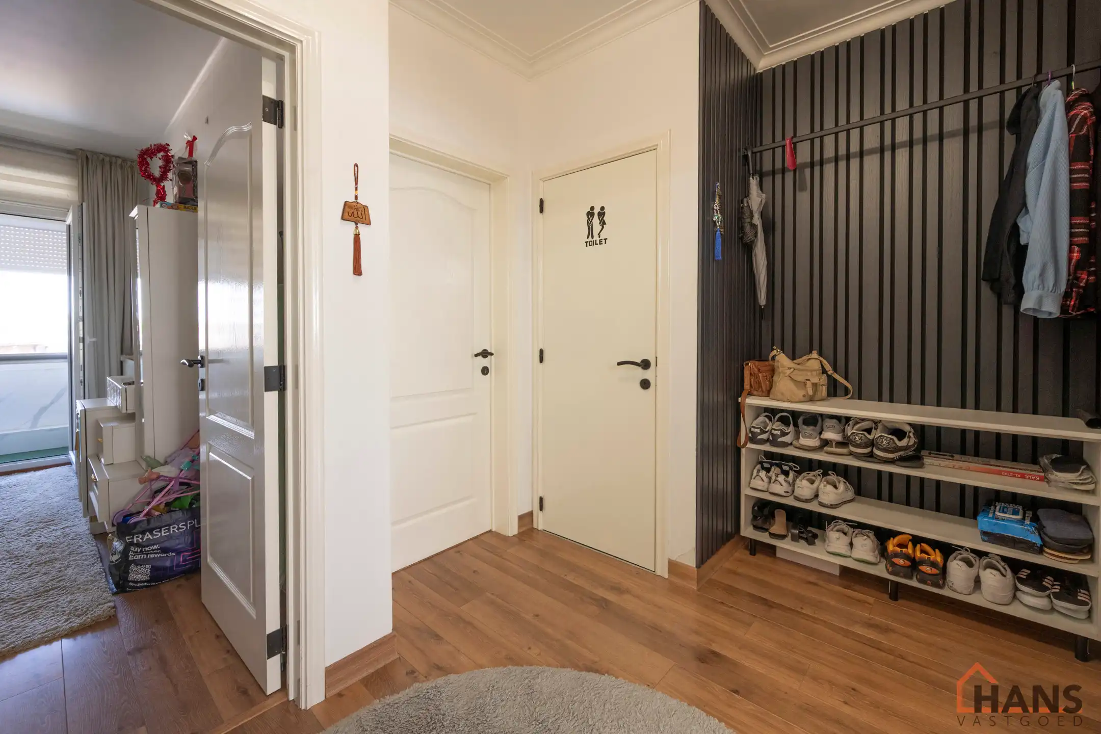 Instapklaar appartement met garage. foto 5