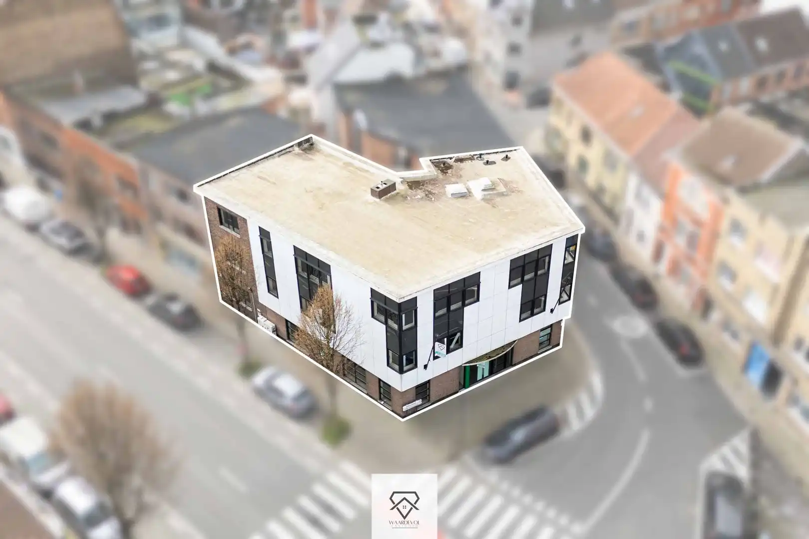 Multifunctioneel bedrijfsgebouw met investeringspotentieel in Gent foto {{pictureIndex}}