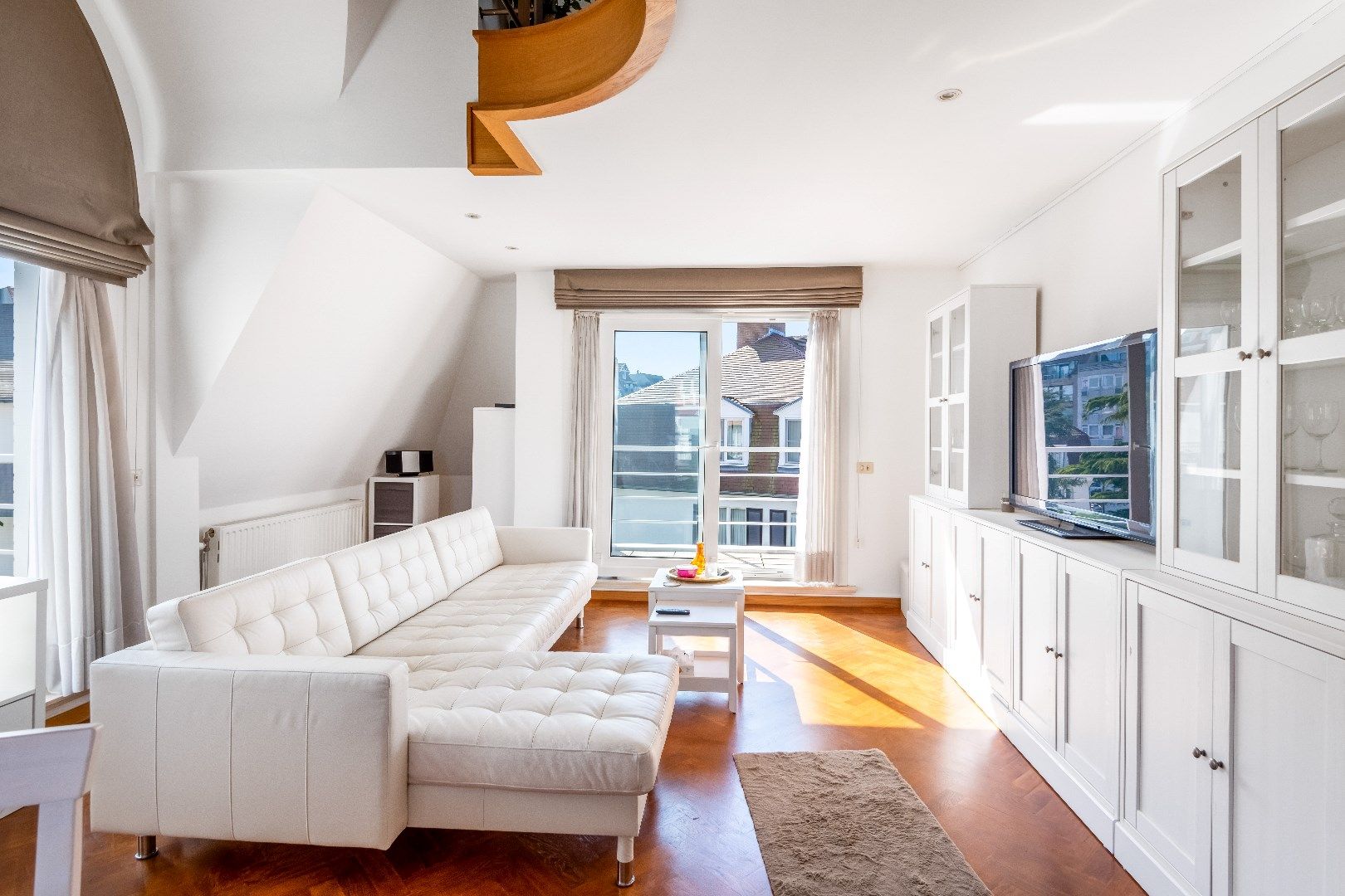 Duplex appartement in een villa-residentie te Albertstrand. Inclusief garage. foto 4