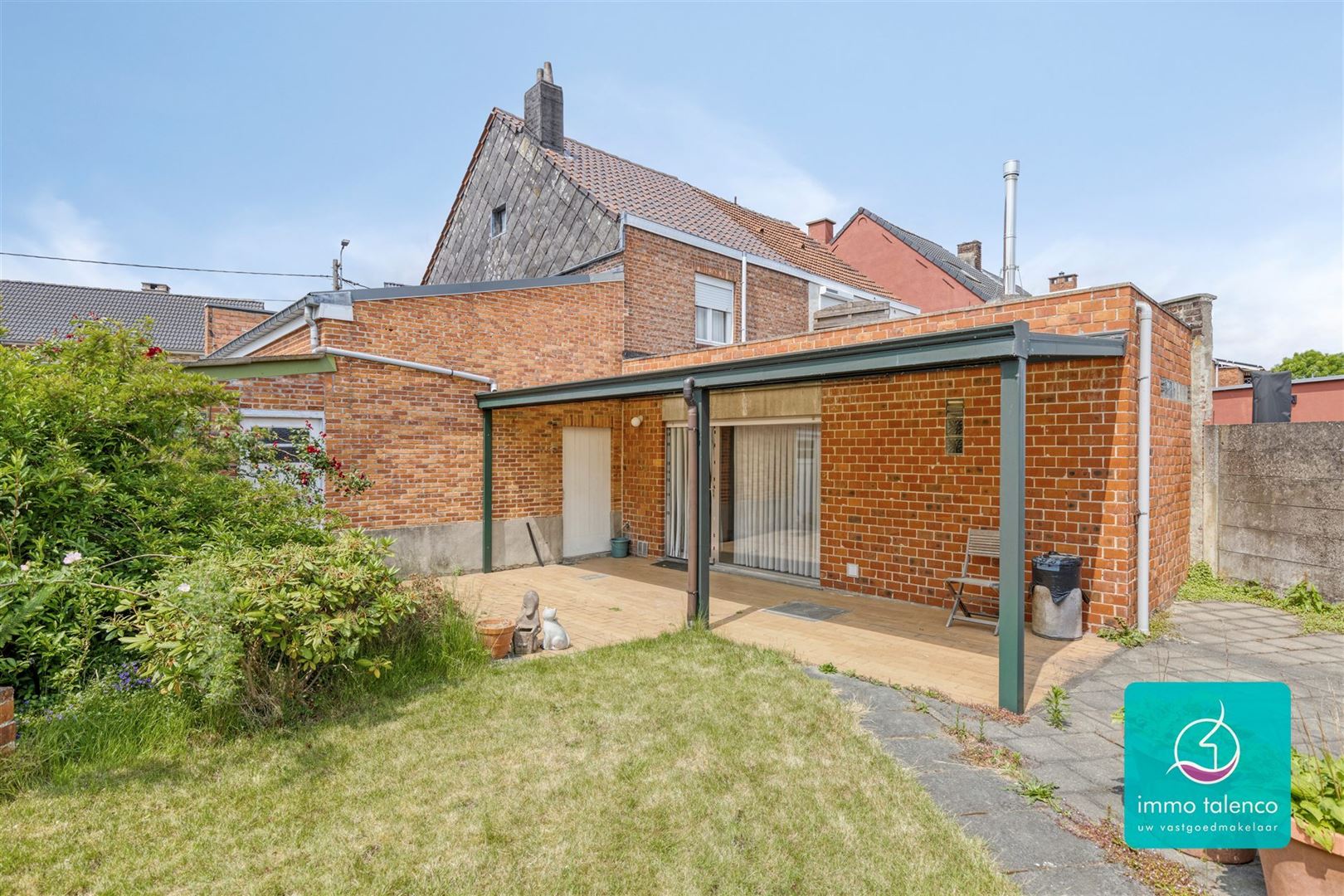 te renoveren huis - grote tuin - werkplaats - garage foto 2