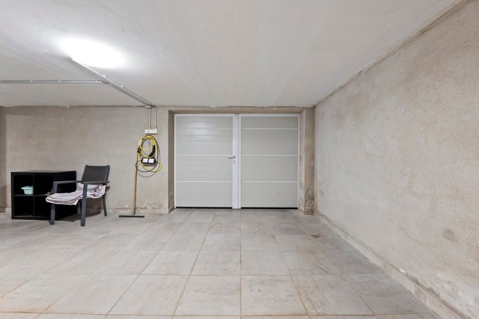 RUIME, GERENOVEERDE OPEN BEBOUWING MET 6 SLKS EN KNAPPE TUIN IN ALKEN foto 42