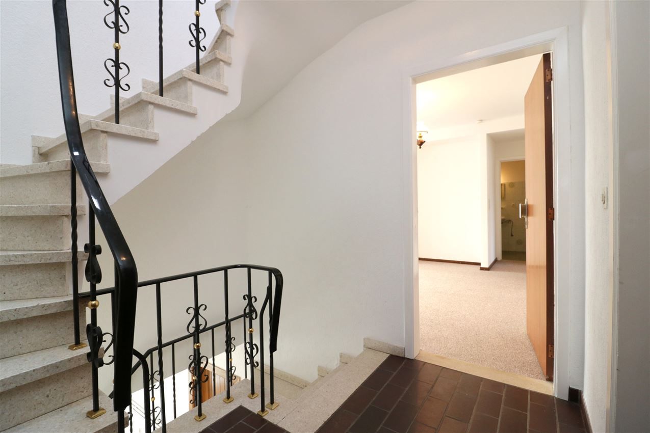 Centraal gelegen app met 2 slpk.en garagebox foto 3