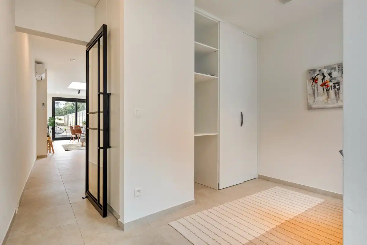 Pas gerenoveerde aantrekkelijke A-label stadswoning met zonnige diepe tuin foto 2