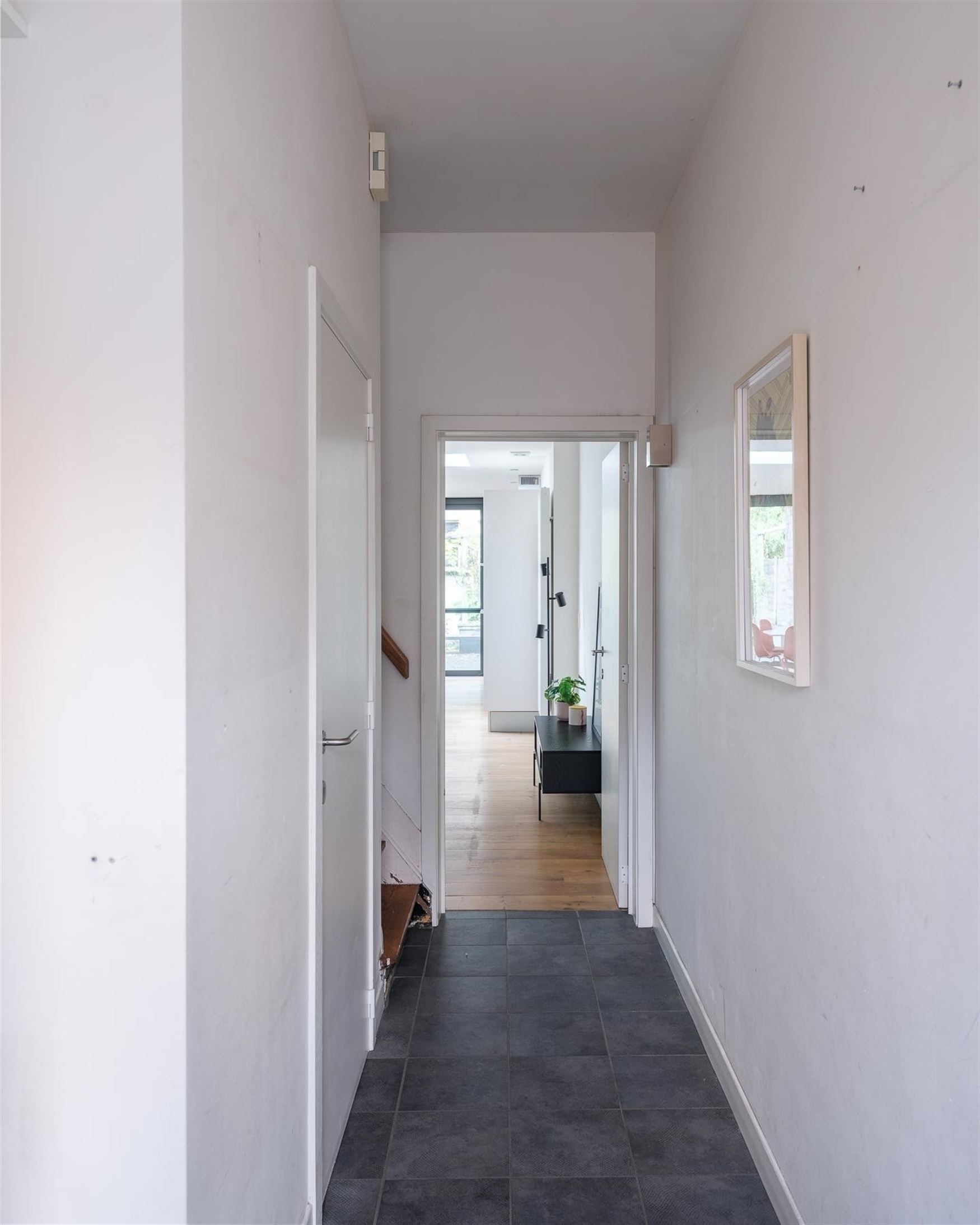 Instapklare, lichtrijke woning in gegeerde wijk te Gent foto 3