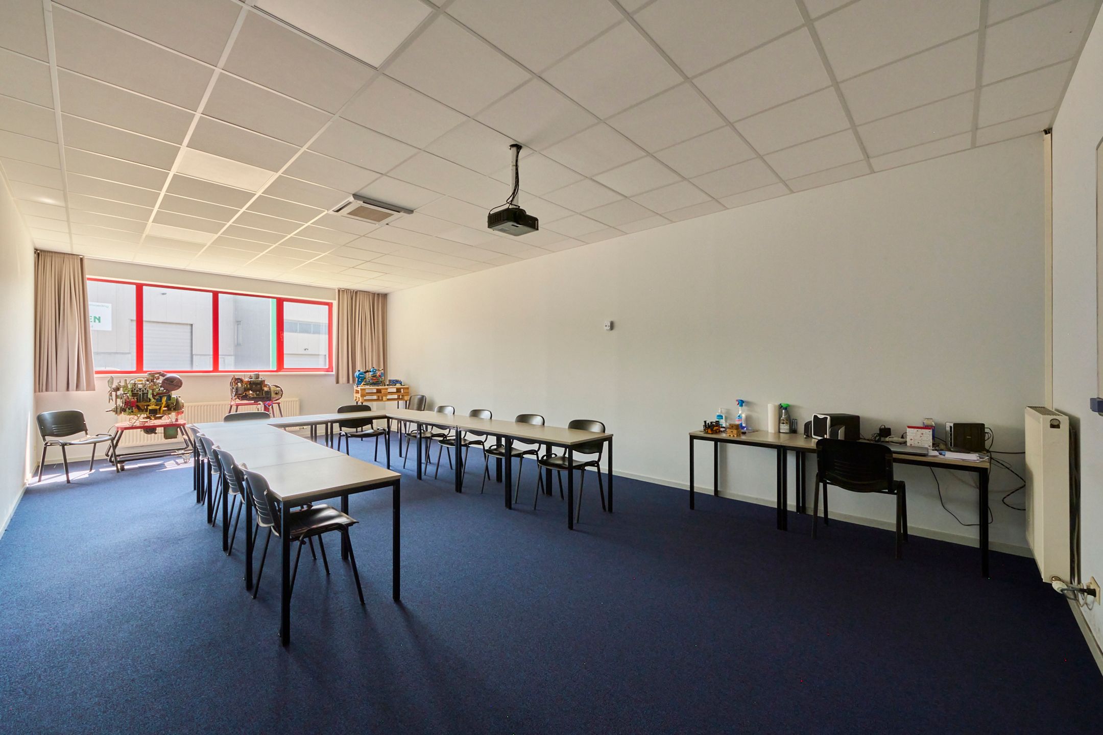  TE KOOP - HAL & KANTOOR in topconditie foto 14