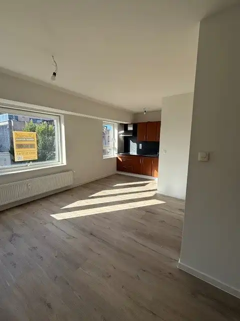 Bezoekmoment : zaterdag 9/10 tussen 16:00 en 17:00 uur ! Volledig vernieuwde studio met praktische indeling foto 6