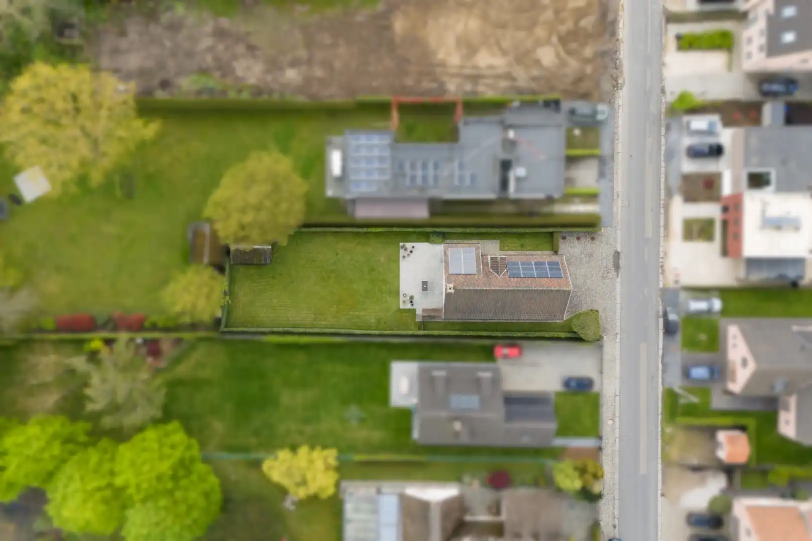 Villa met 3 kamers, 20 zonnepanelen en een dubbele garage op 800 m² foto 28