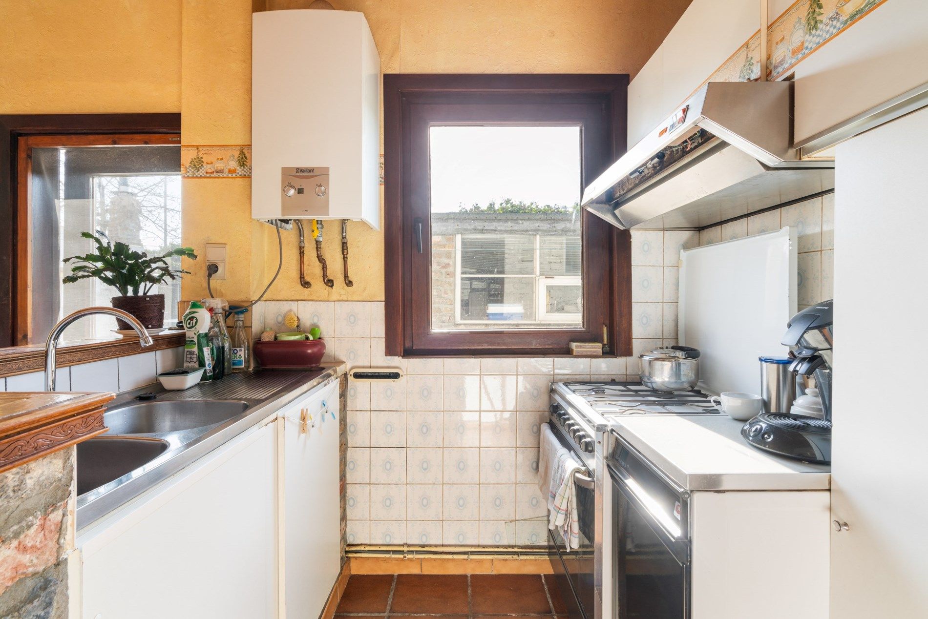 Hoekwoning met veel potentieel te Zwankendamme foto 10