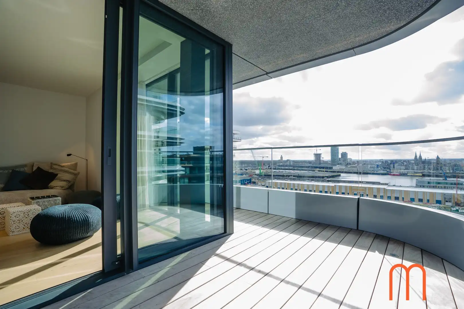 Luxe appartement met zee- en havenzicht in Ensor Tower – Oosteroever Oostende foto 4