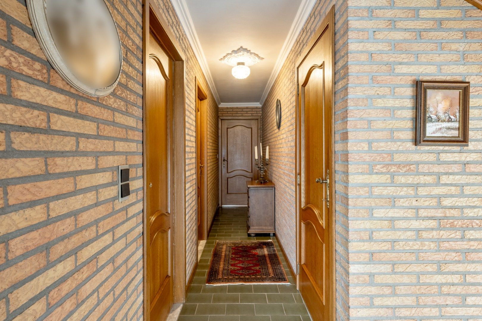 Goed onderhouden split-levelgezinswoning met paardenstallen op een riant perceel van maar liefst 68a79ca!  foto 12