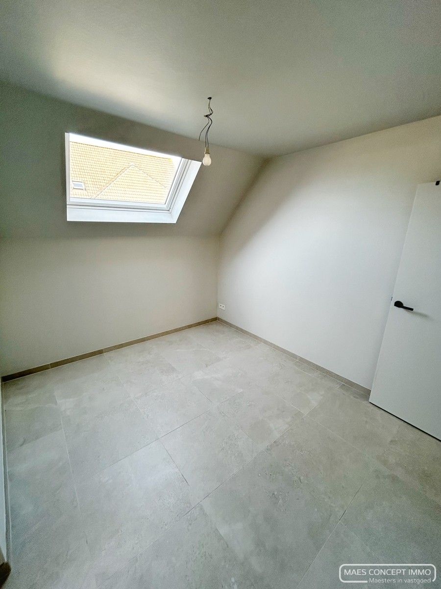 Nieuw appartement te huur centrum Anzegem, eigen parking, fietsenstalling foto 4