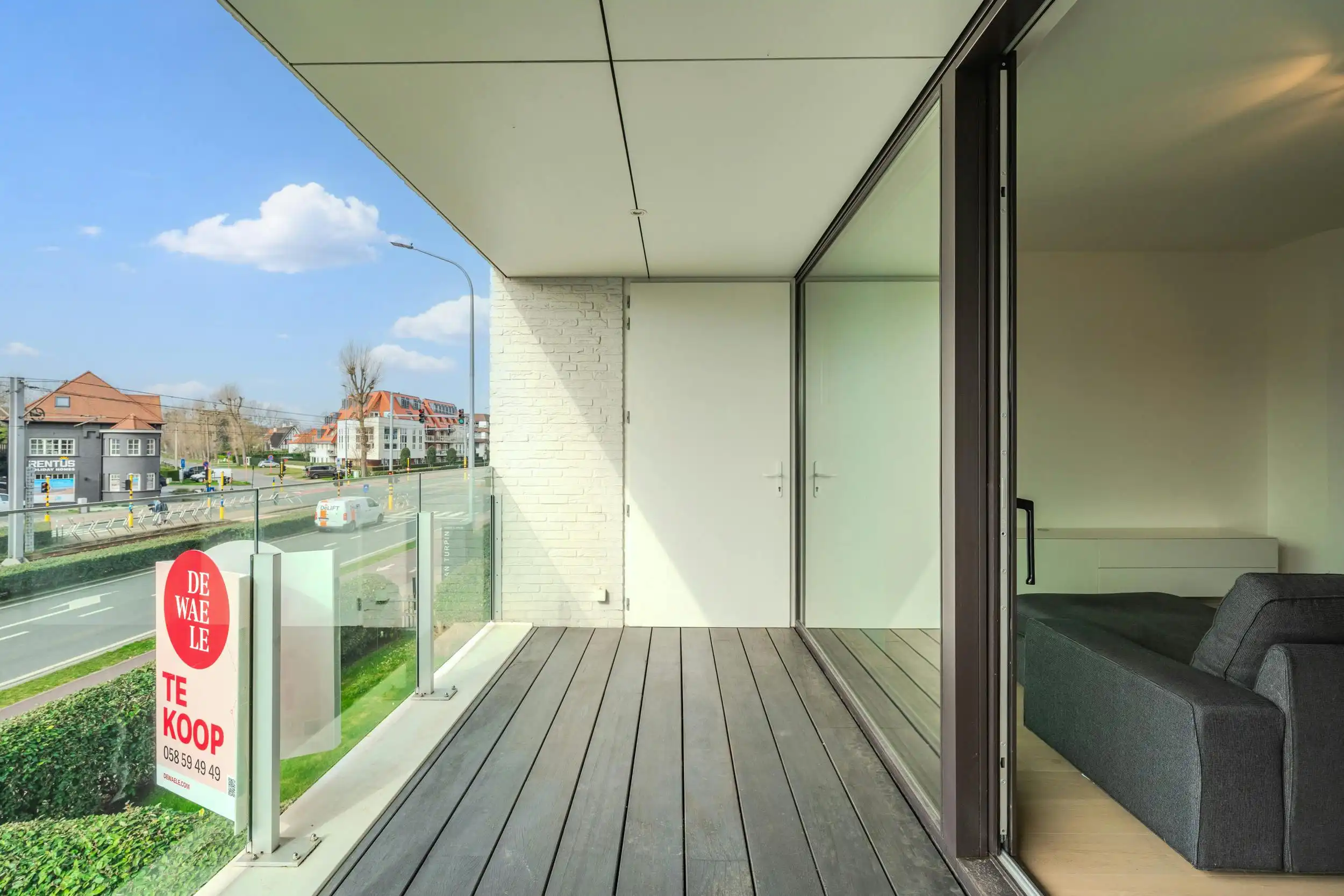 Recent appartement met twee slaapkamers en ruime terrassen foto 18