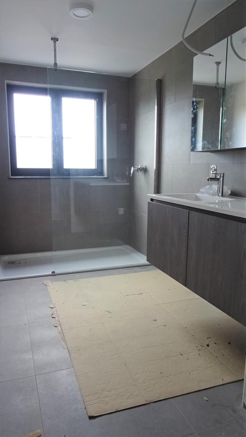 Goed gelegen duplex met 2 slpks, terras en autostaanplaats foto 10