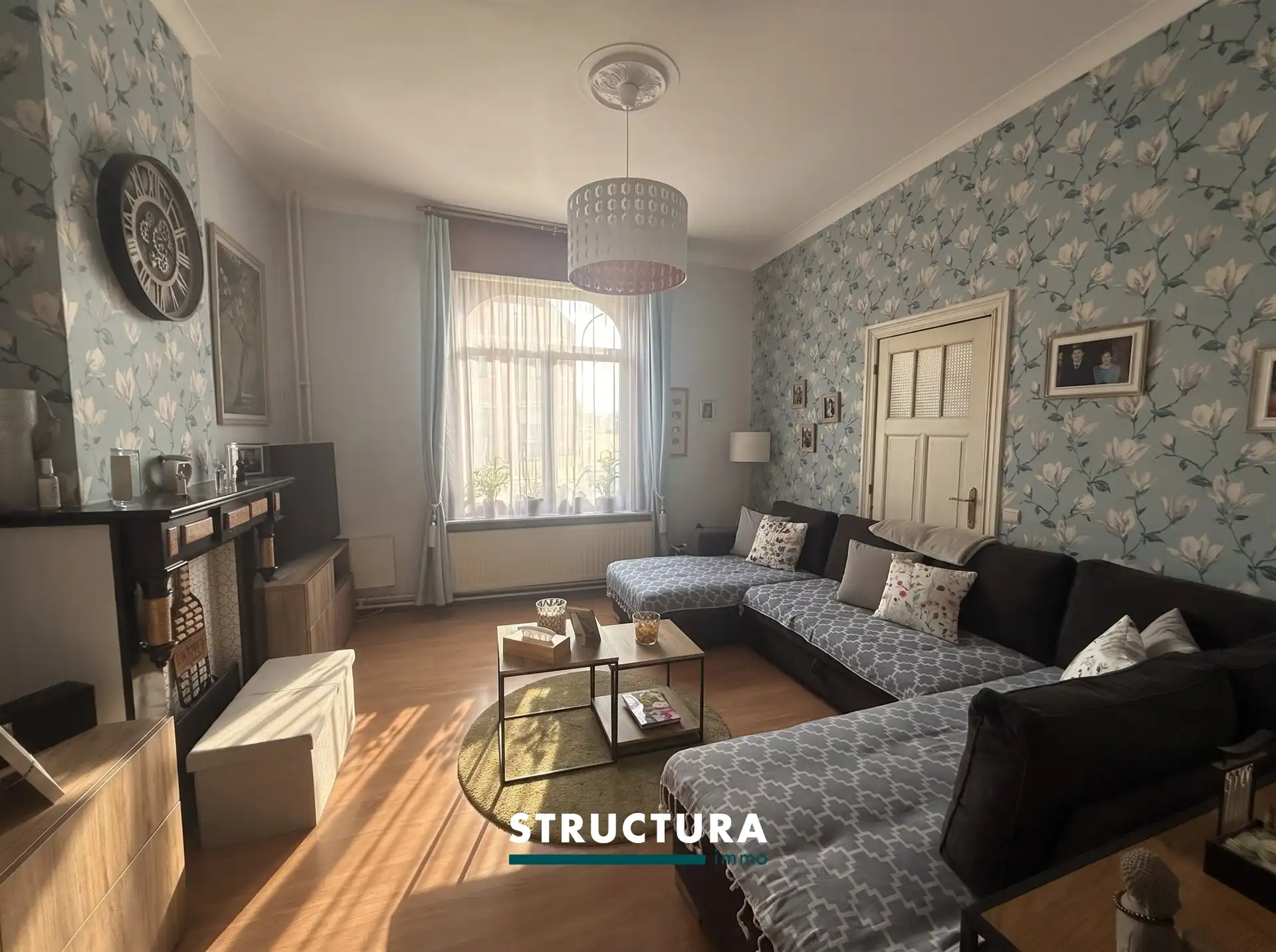Woning met staanplaats  foto 2