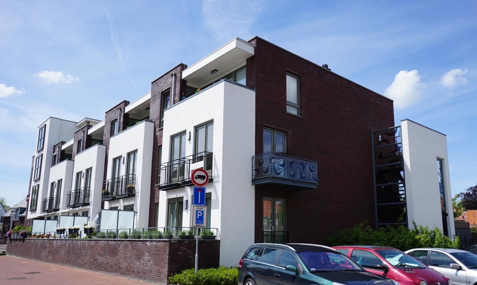 Ruim appartement in het centrum foto {{pictureIndex}}